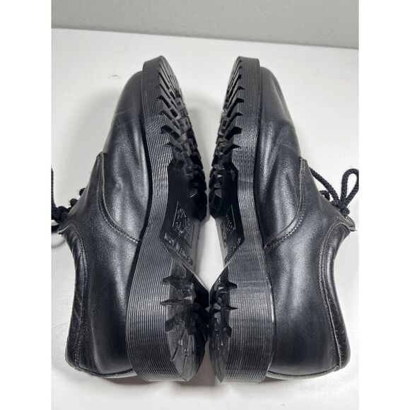 Dr. Martens Men\'s CL098037 Lace-Up Leather Oxford Shoes. Black. Size 9.
